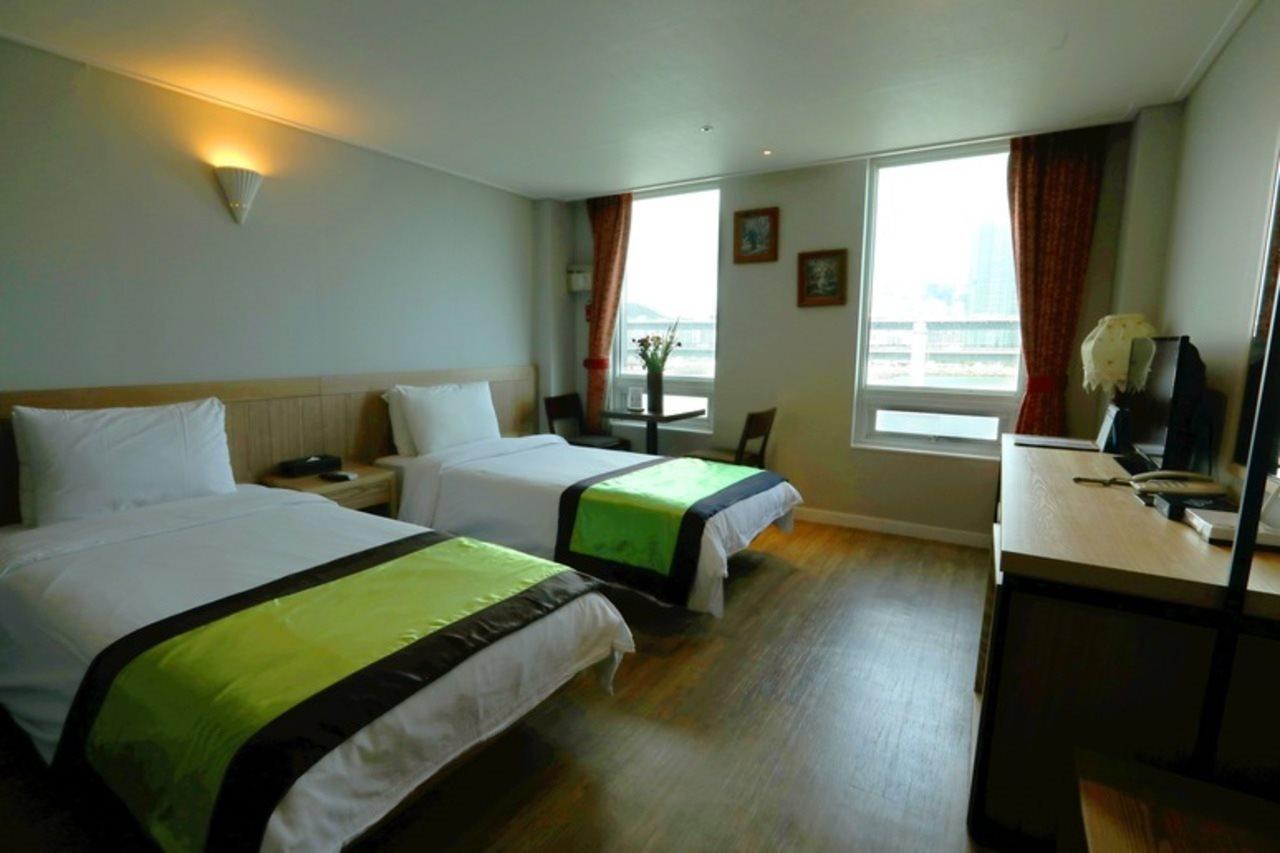 Hotel Castle Beach Puszan Kültér fotó