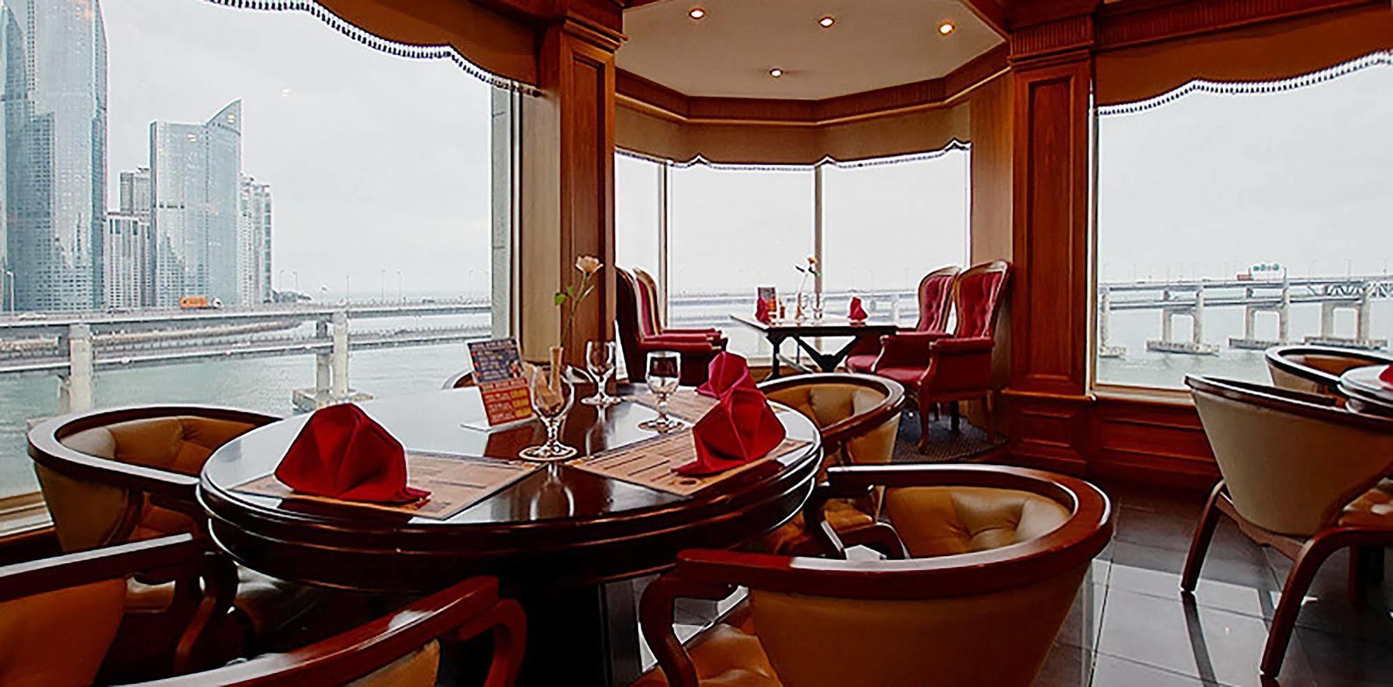 Hotel Castle Beach Puszan Kültér fotó