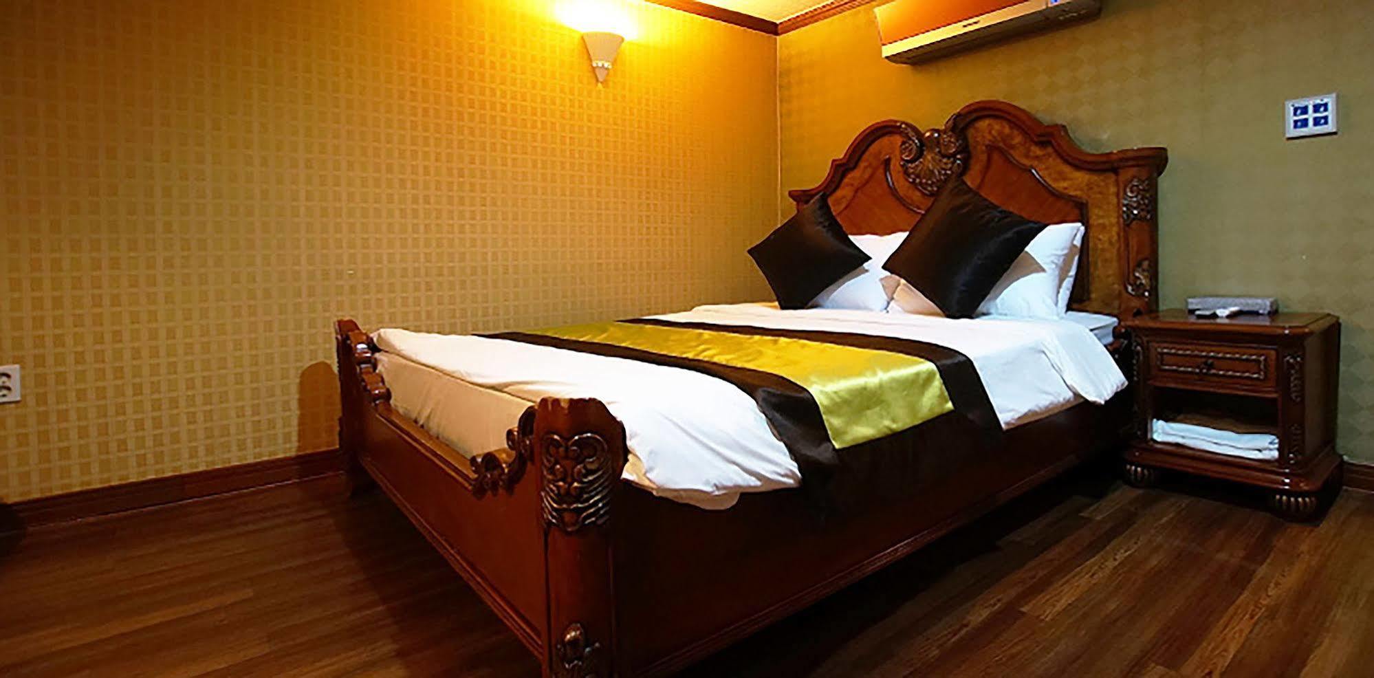 Hotel Castle Beach Puszan Kültér fotó
